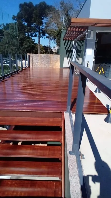 Obra de estrutura de madeira 7