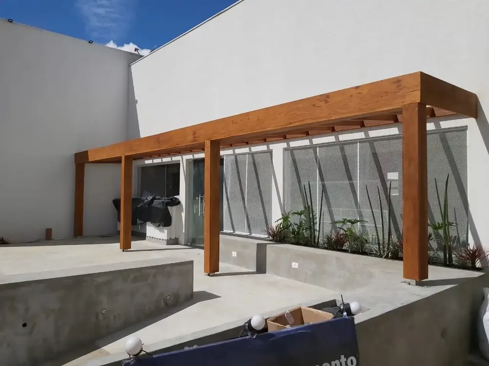 Pérgola de madeira residencial e comercial